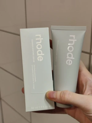 Rhode Barrier Restore Cream 50ml  - Rhode Barrier Restore Cream 50ml. Helt ny och plomberad enligt bild.