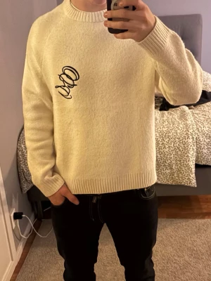 Jack & Jones tröja  - Säljer en Jack & Jones tröja | helt ny endast prövad | Strl L passar M | mycket mjukt material 