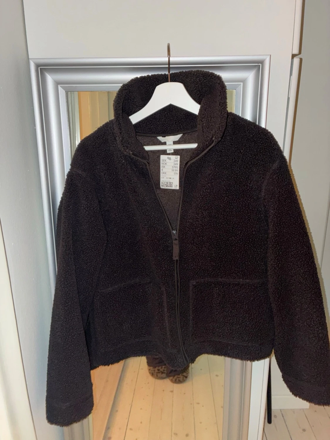 Brun teddyjacka från H&M - 2