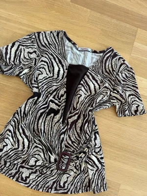 Vintage topp - Vintage topp🤎större storlek men passar mer S!