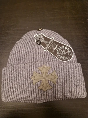 Grå Chrome Hearts mössa - Oanvänd grå chrome hearts mössa