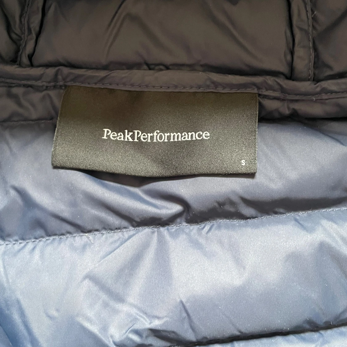 Mörkblå dunjacka Peak Performance S - 3