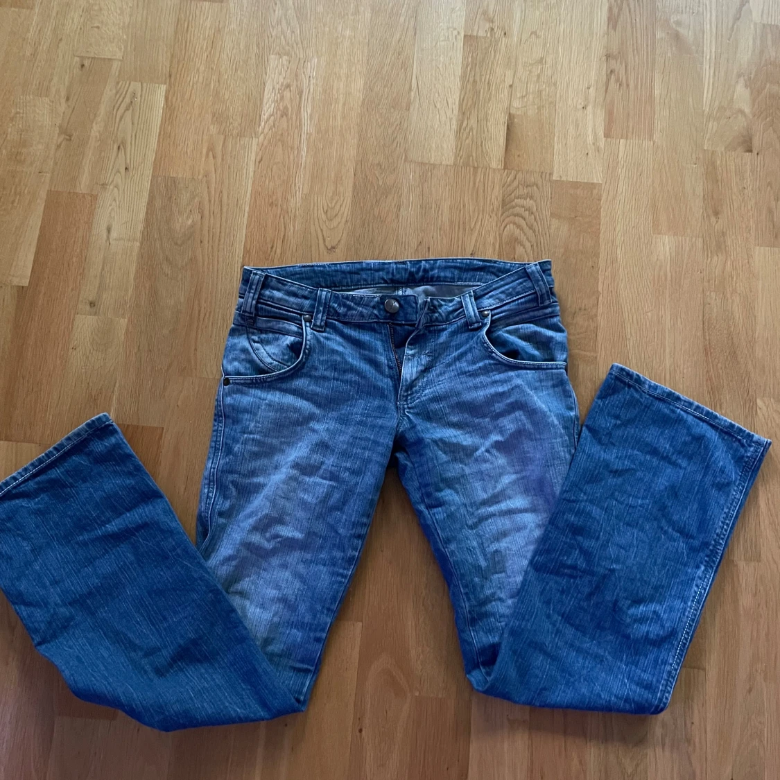 Lågmidjade blå bootcut jeans  - 1