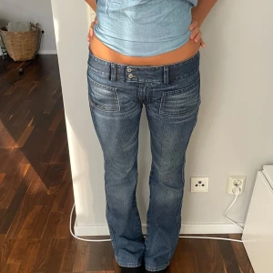 Diesel jeans - Diesel jeans midjemått: 43x2cm innerbenslängd: 86cm