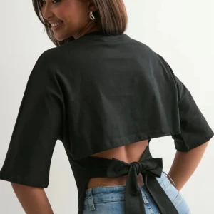 Nelly topp - Helt ny! den har fortfarande etiketterna 💝