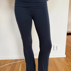 Yoga pants från Gina Tricot - Sköna byxor