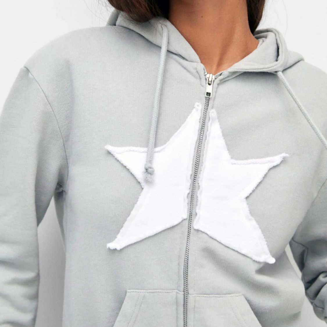 Grön/ljus grå hoodie med vit stjärna och snören!  - 1