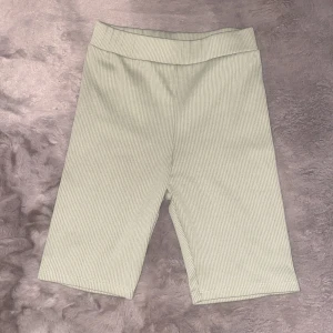 Gröna cykelbyxor  - Gröna sköna cyckelbyxor från HM