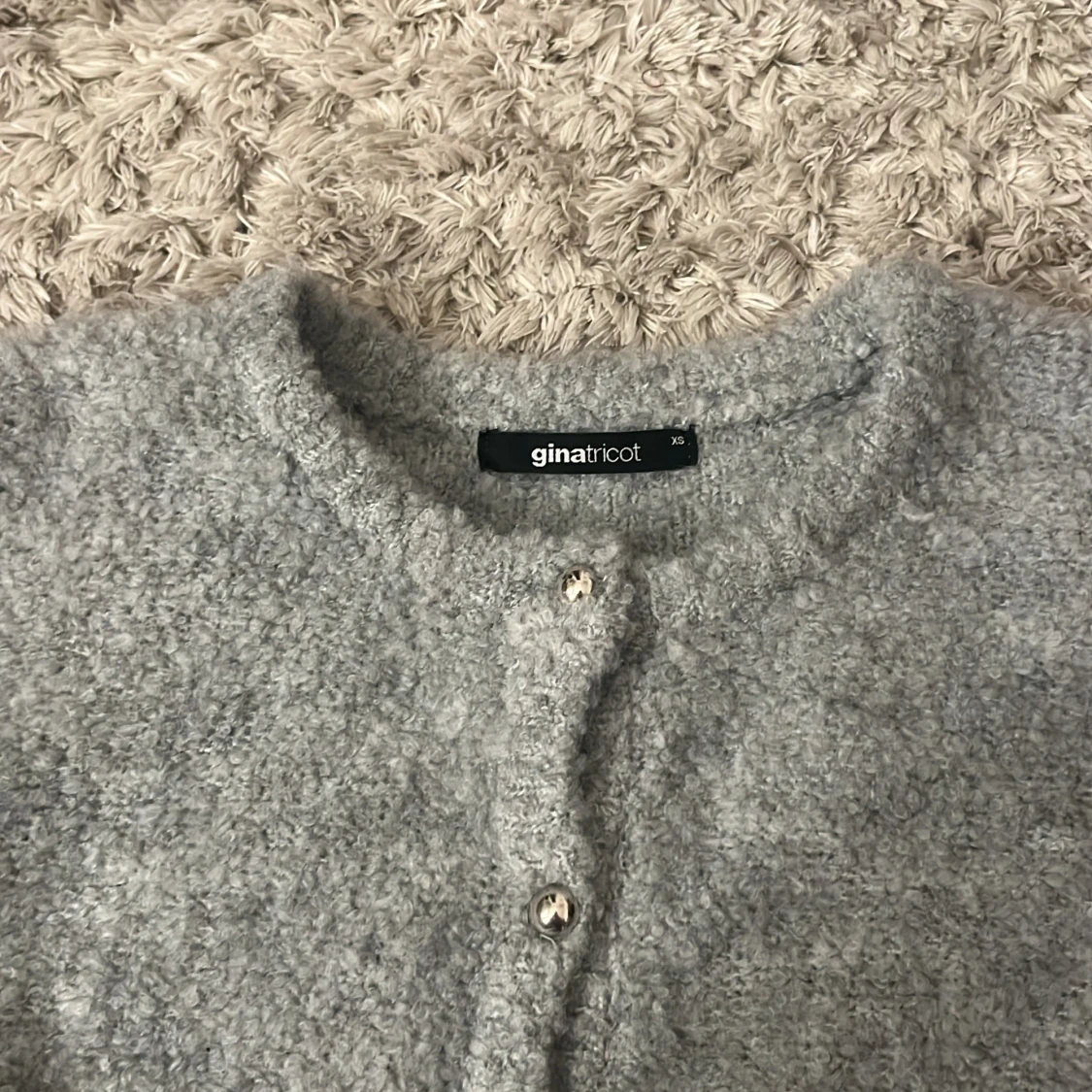 Grå stickad kofta från Gina Tricot - 2