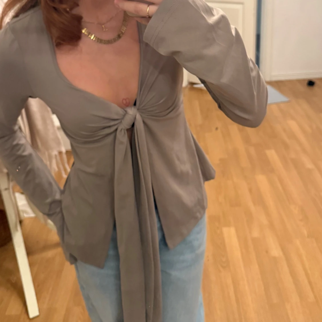 Beige/grå omlottopp med knyt framtill - 2