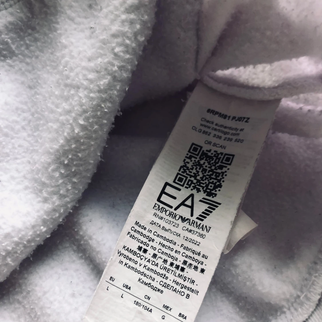 Vit hoodie från EA7 Emporio Armani - 4