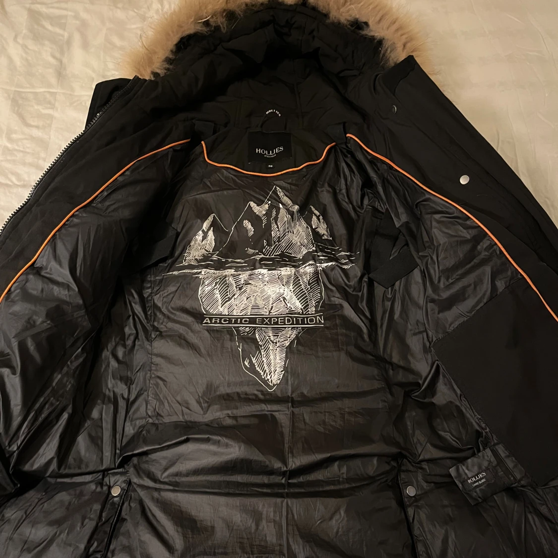 Svart HOLLIES Stockholm jacka i mycket bra skick bara använt några gånger. - 1