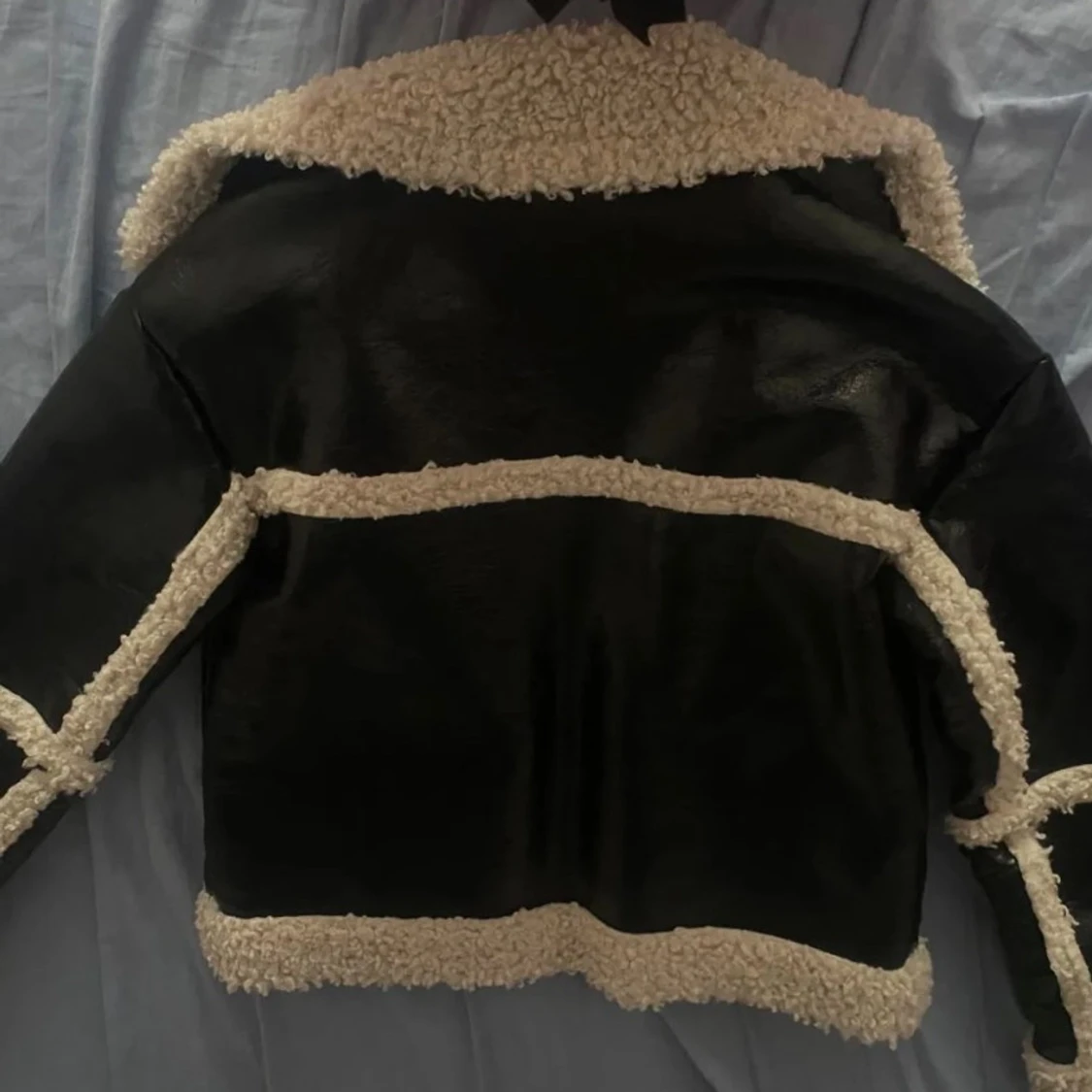 Svart teddyjacka från NA-KD - 1