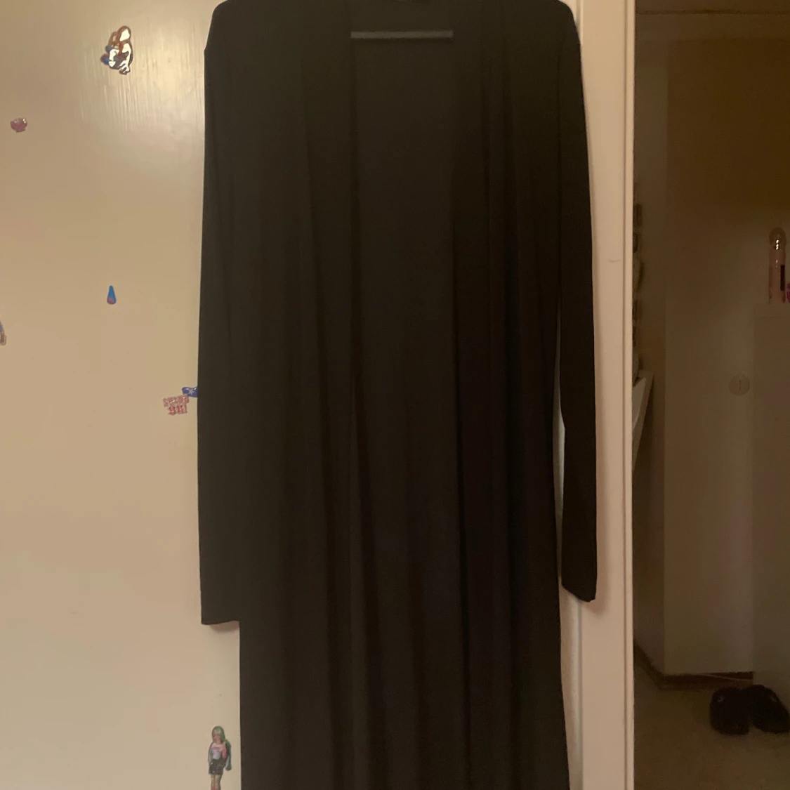 Svart lång cardigan jacka Boohoo