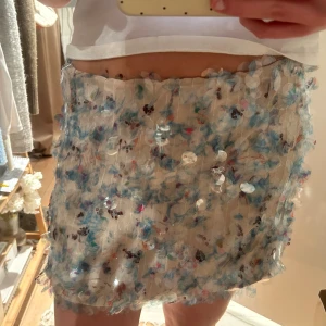 Glitter kjol - Så fin o festlig kjol som aldrig kommit till användning med lappen kvar sen jag köpt den 