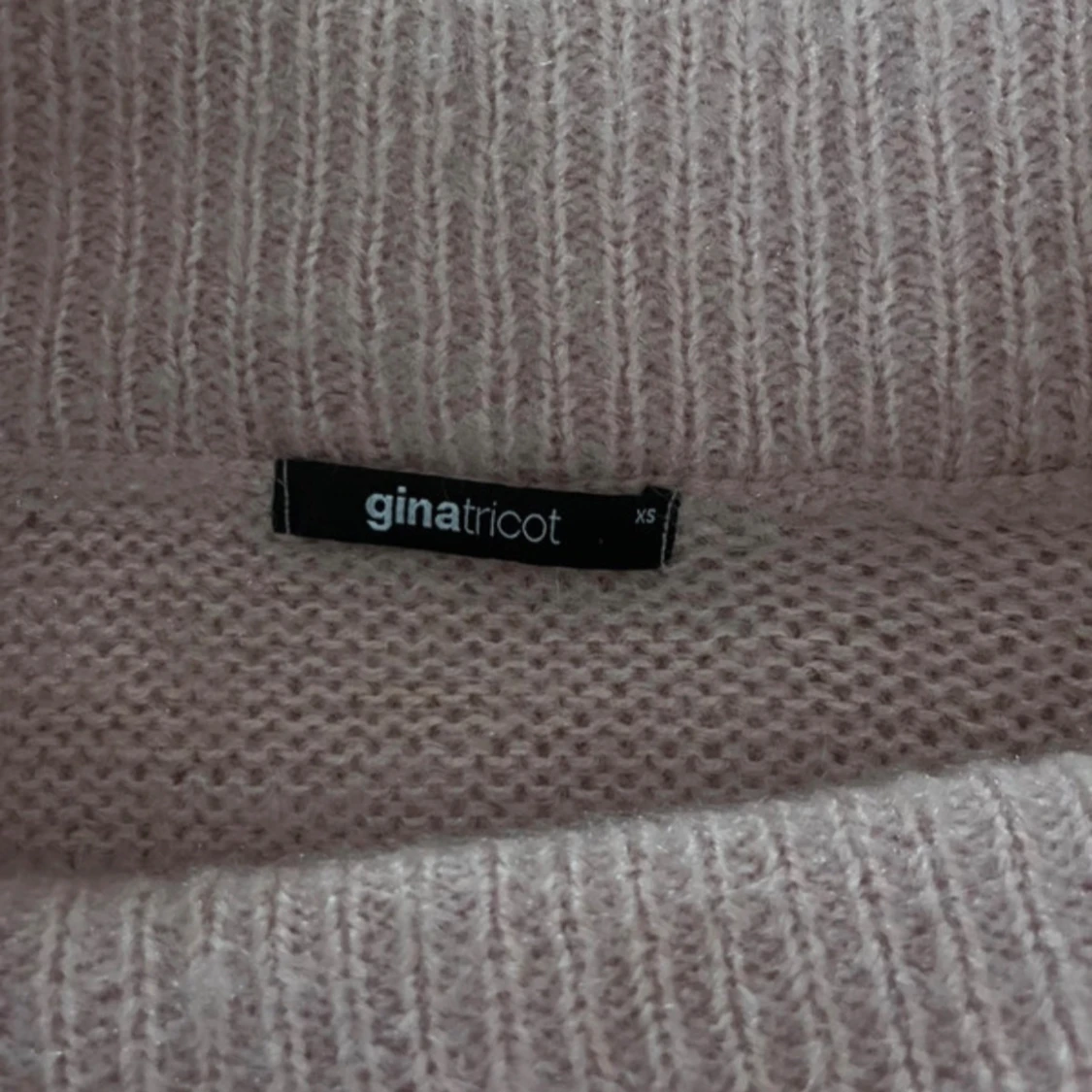 Ljusrosa stickad offshoulder tröja - 4