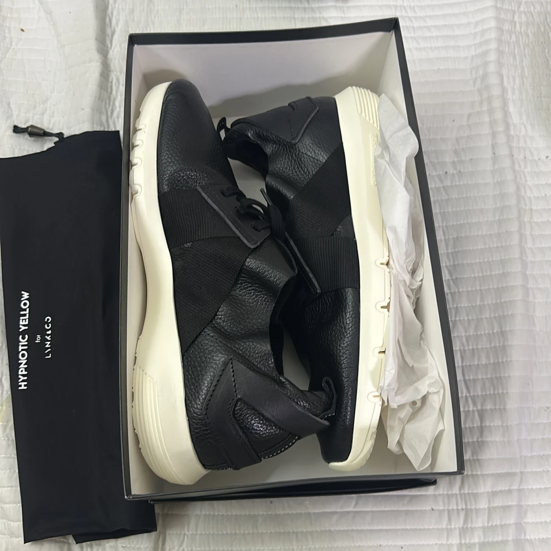 Svarta sneakers Hypnotic Yellow x Lynk & Co