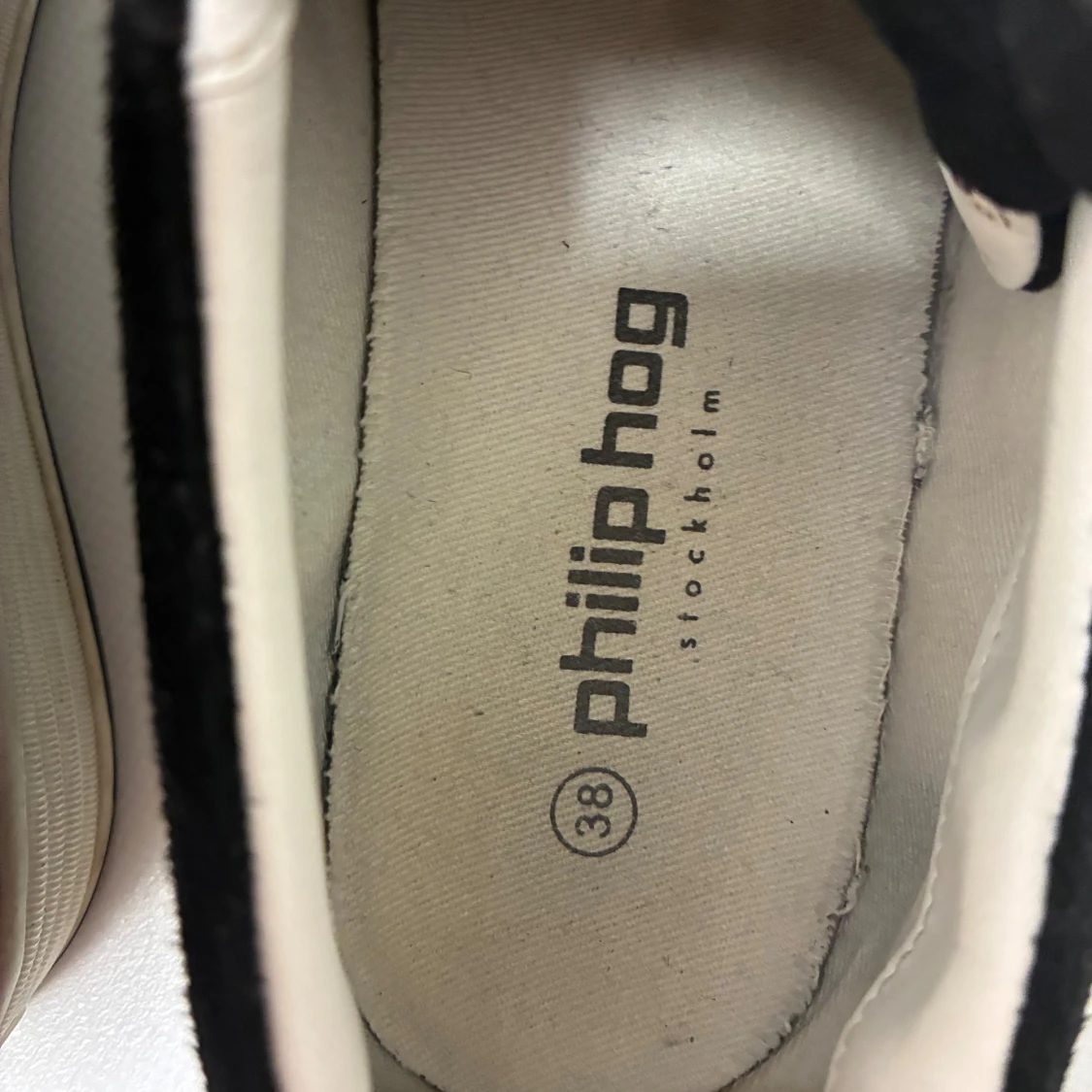 Svarta sneakers från Philip Hog  - 4