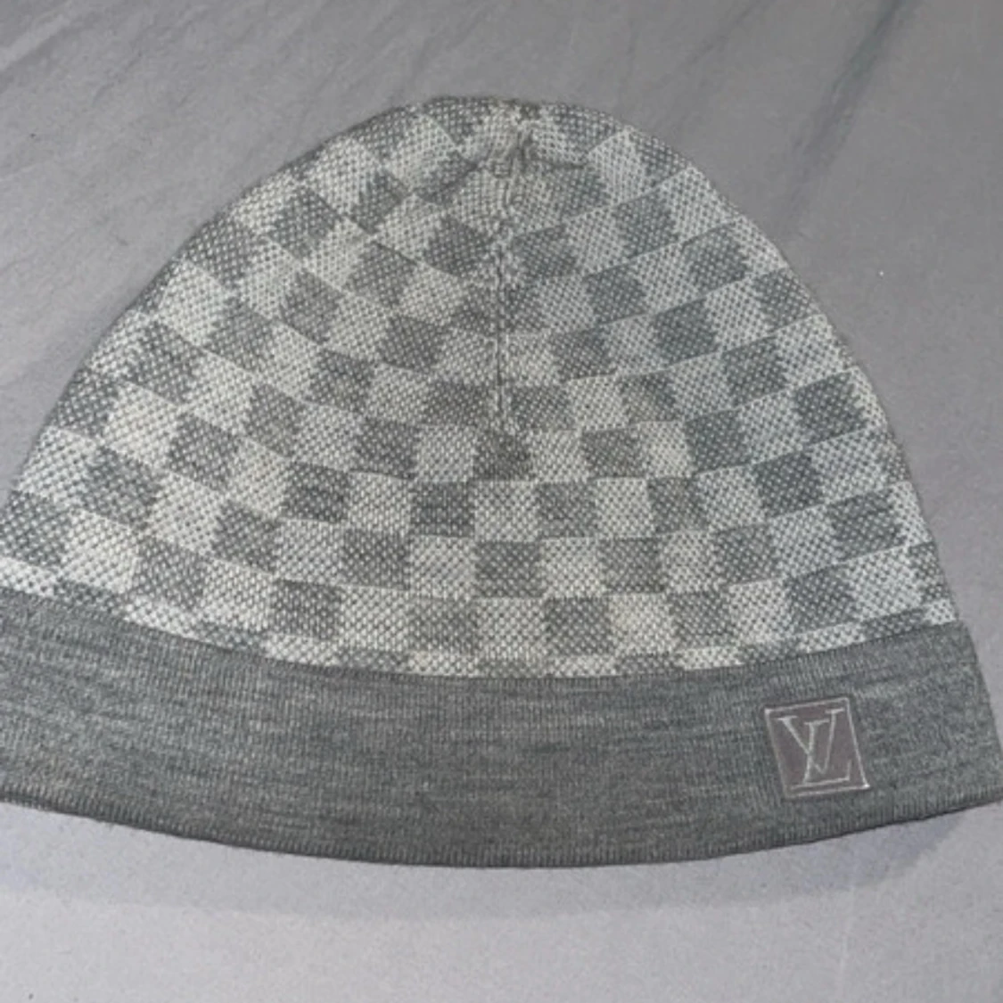 Grå Louis Vuitton beaine - 1