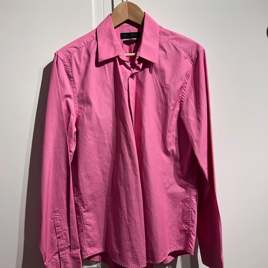 Rosa skjorta från Riley