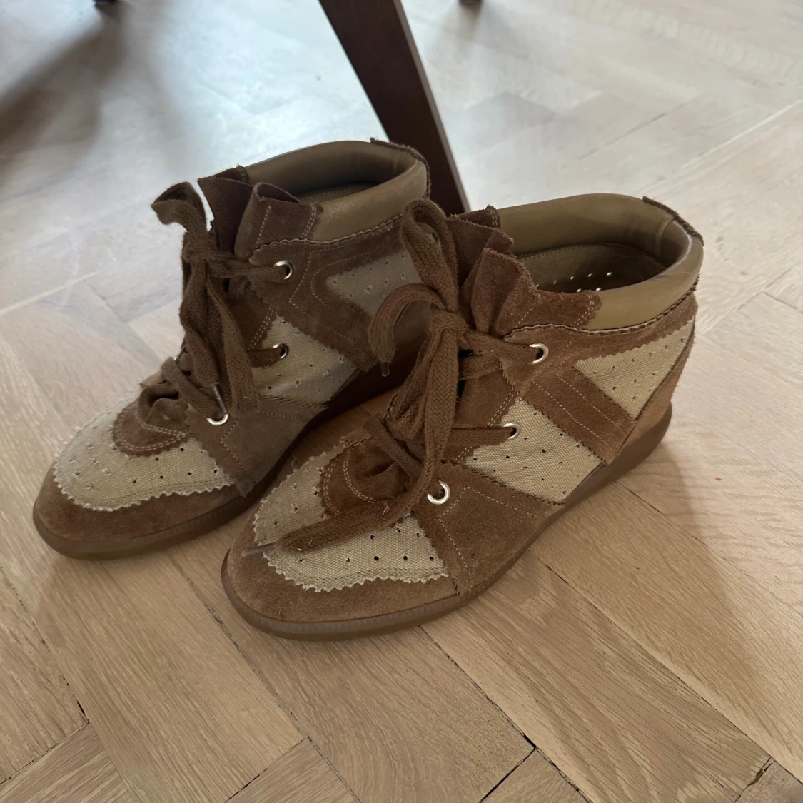 Isabel Marant bruna sneakers i mocka - 2