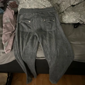 juicy couture byxor - juicy couture byxor i storlek xxs💞