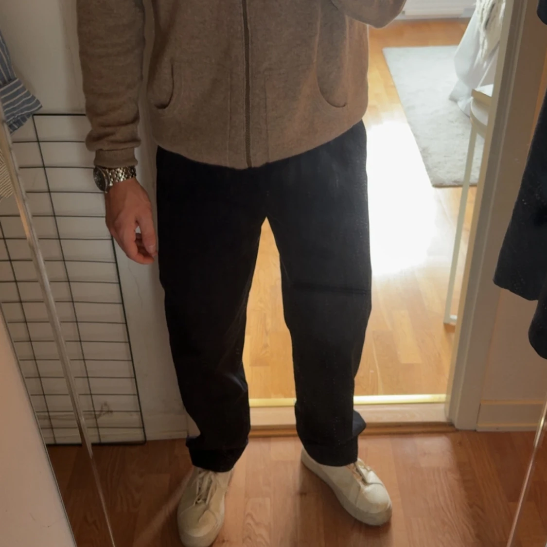 Svarta byxor från ARKET, strl 46 - 3