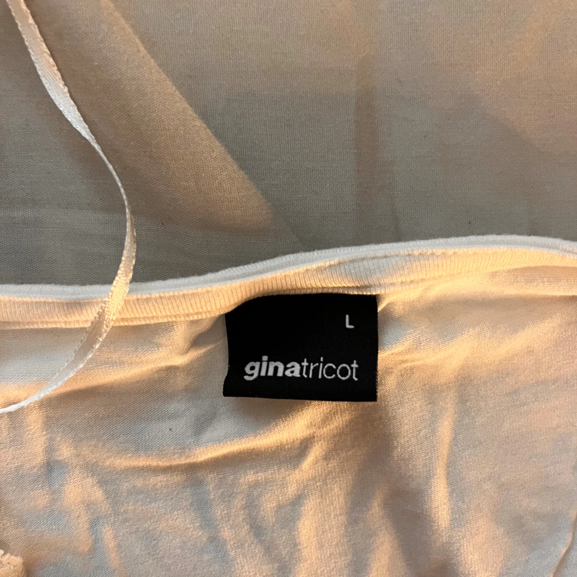 Vit långärmad topp med spets Gina Tricot - 2