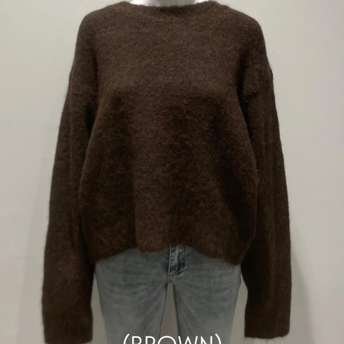 Brun stickad tröja