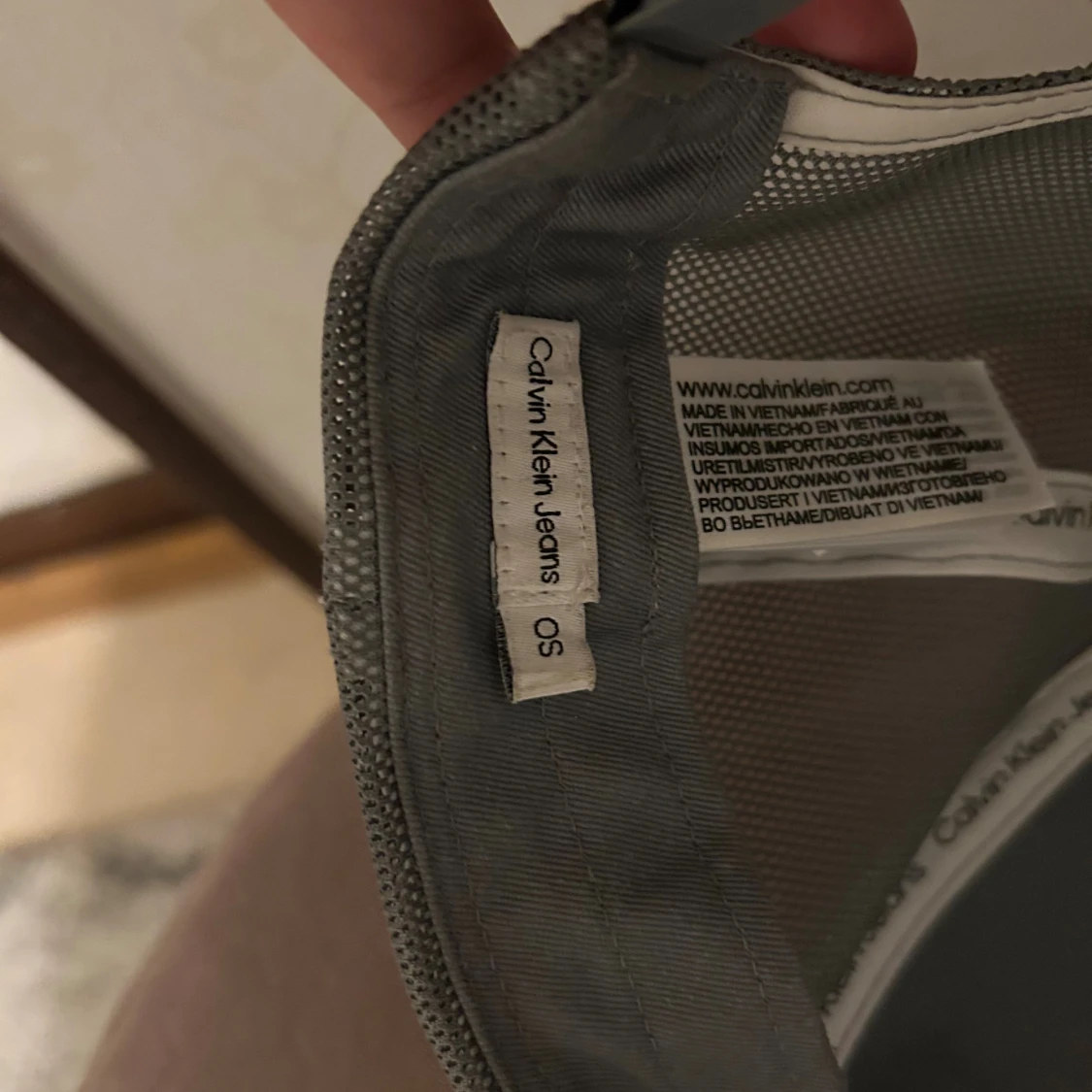 Grå keps från Calvin Klein Jeans - 2