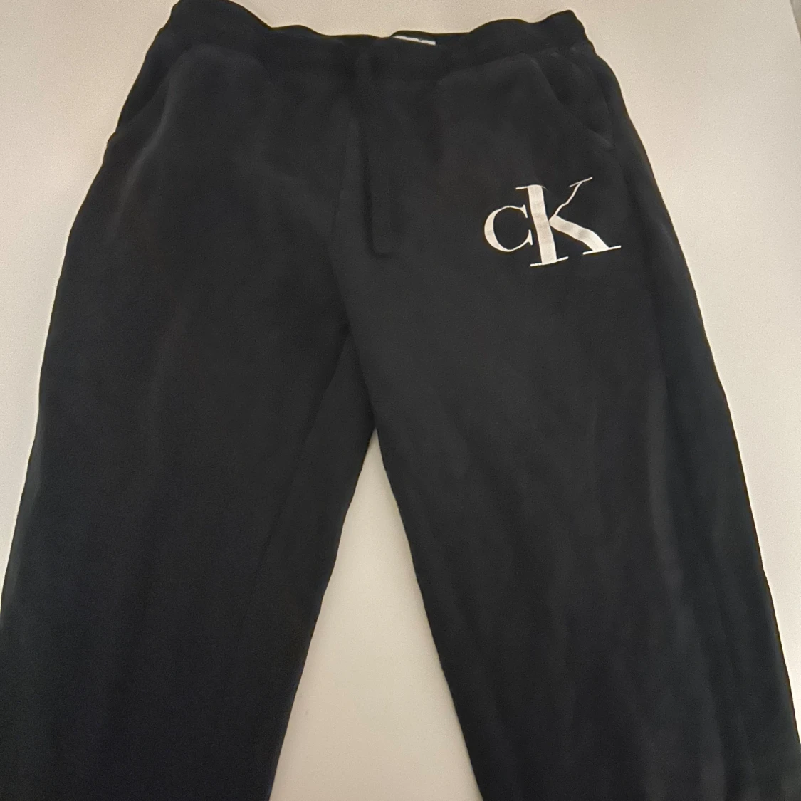 Svarta mjukisbyxor från Calvin Klein