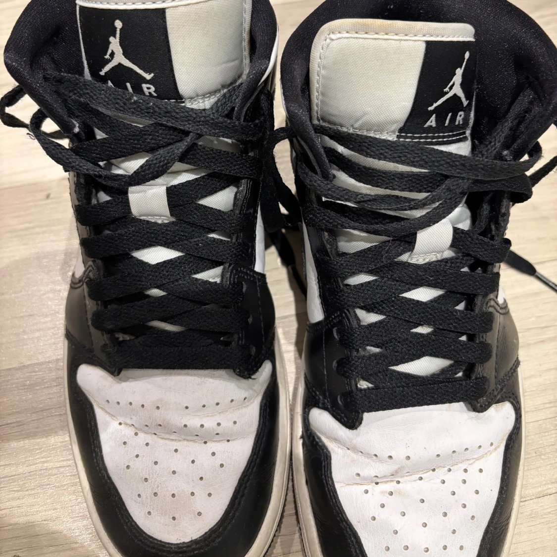 Air Jordan 1 Mid - 1