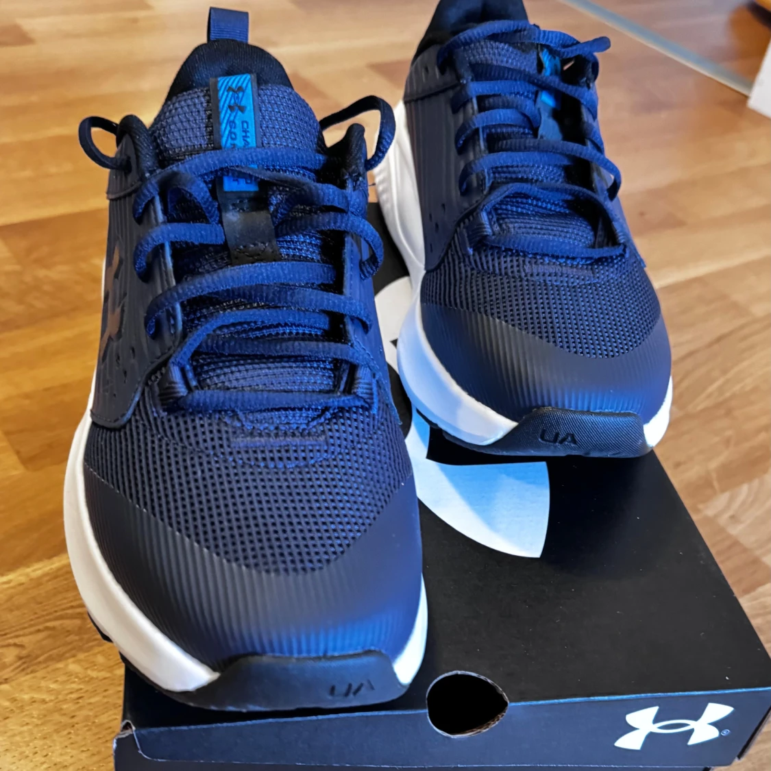 Blå Under Armour UA Charged Commit TR 4