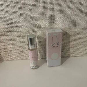 Lattafa yara - yara och Al rehab - Cherry flower parfymolja - Två parfymoljor för ett bra pris.                      Lattafa yara - yara 10 ml.                                           Al rehab - Cherry flower parfymolja 6ml, både var blind buy och tyvärr inte mina dofter.                          #lattafayara #alrehab #parfym