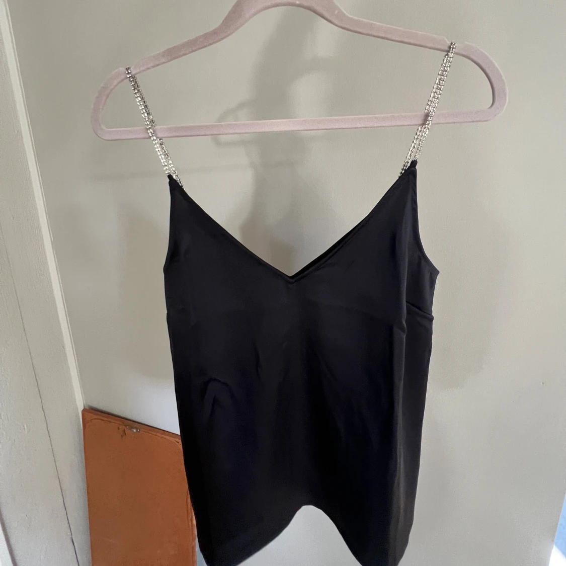 Svart linnetopp med strassband - 4