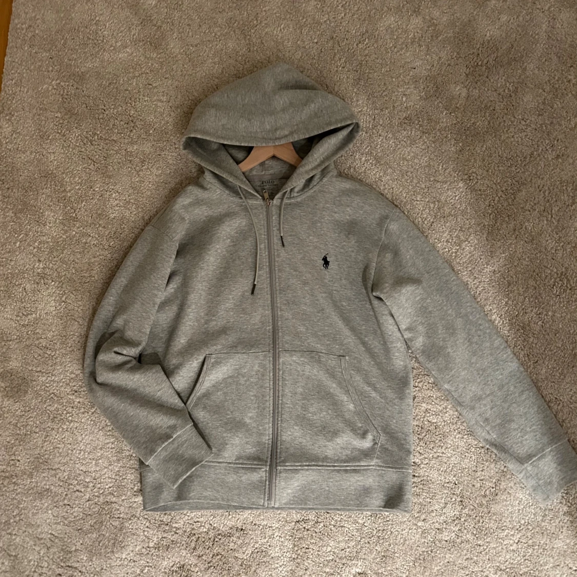 Grå hoodie från Polo Ralph Lauren