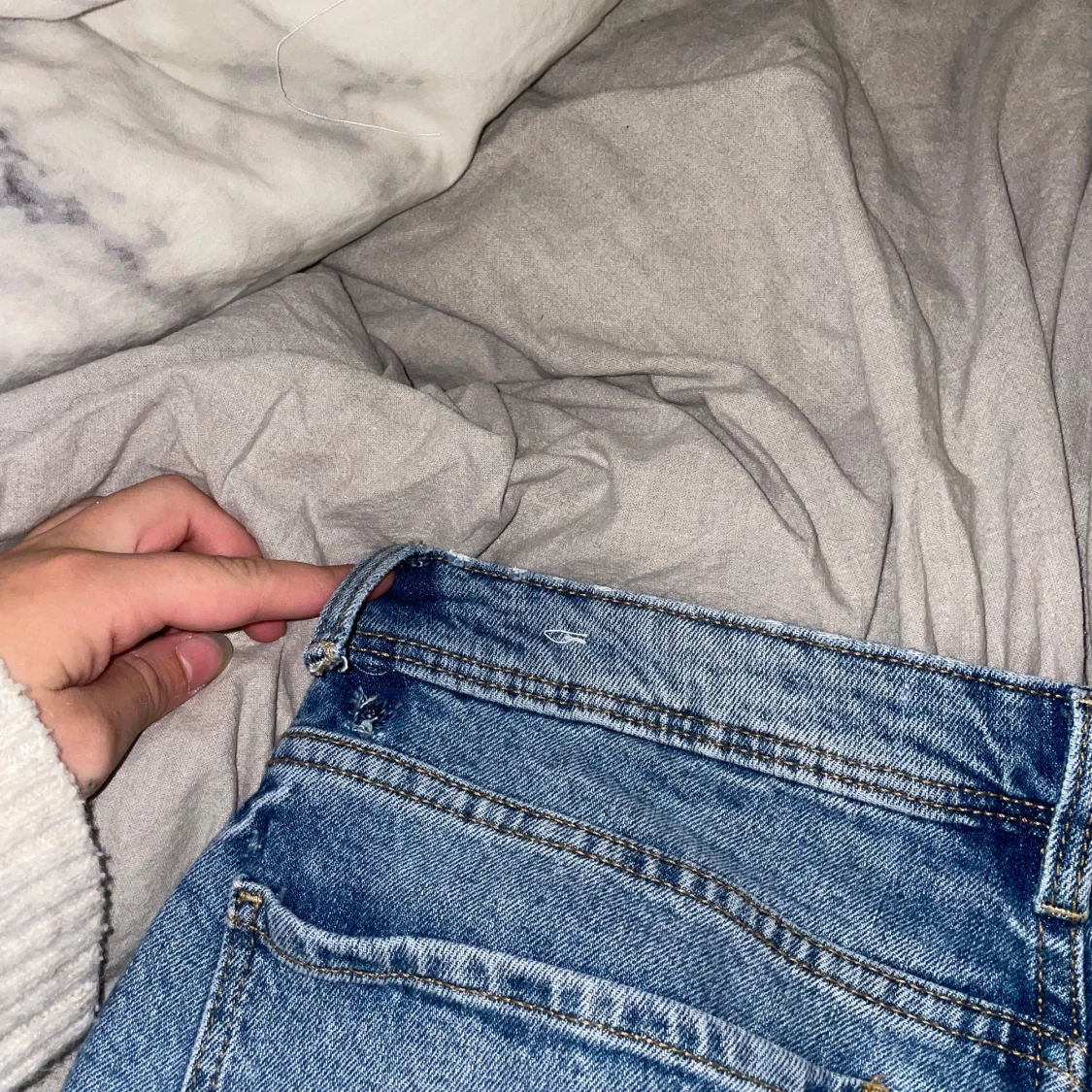 Blå bootcut jeans från Behrska - 4