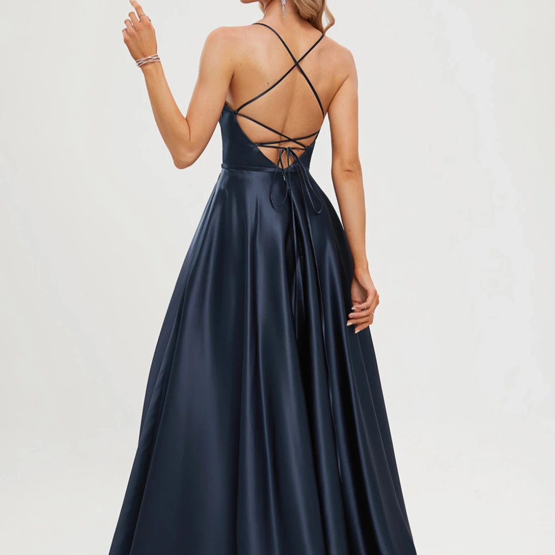 Marinblå balklänning i satin - 1