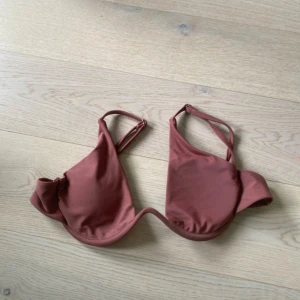 Rostrosa bikiniöverdel  - Ny