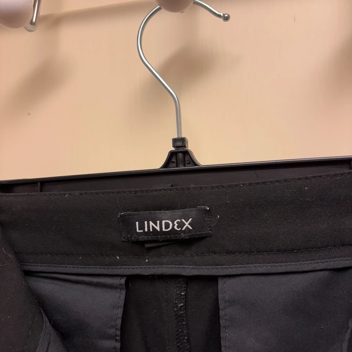 Svarta kostymbyxor från Lindex Stl 38 - 1