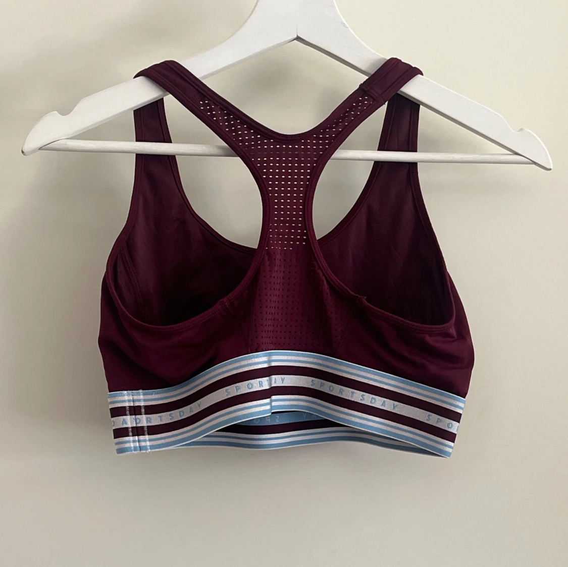 Vinröd sporttopp från H&M Sport - 1