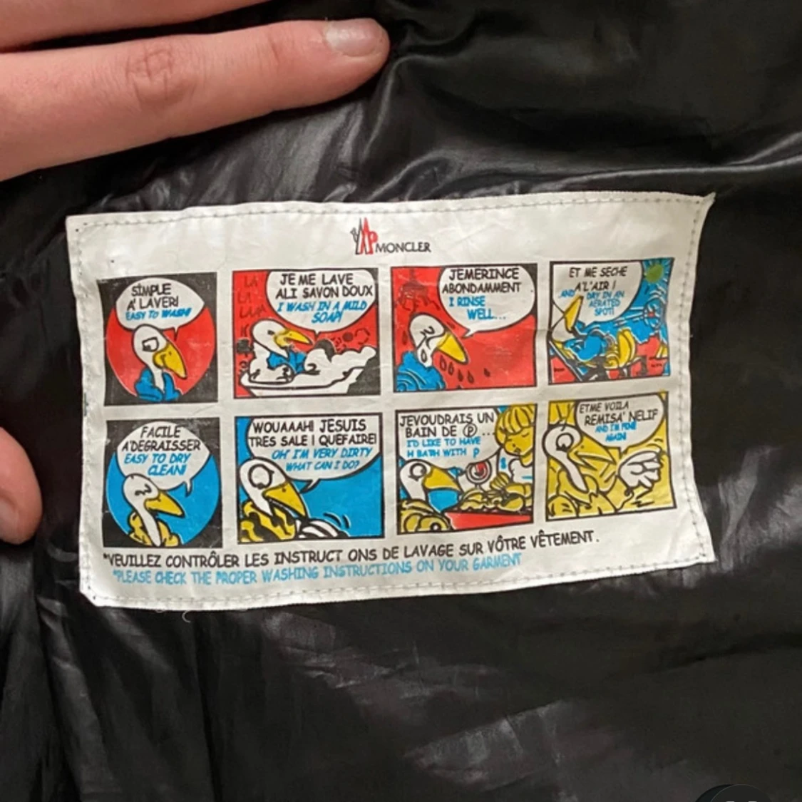 Svart dunväst från Moncler med huva - 4