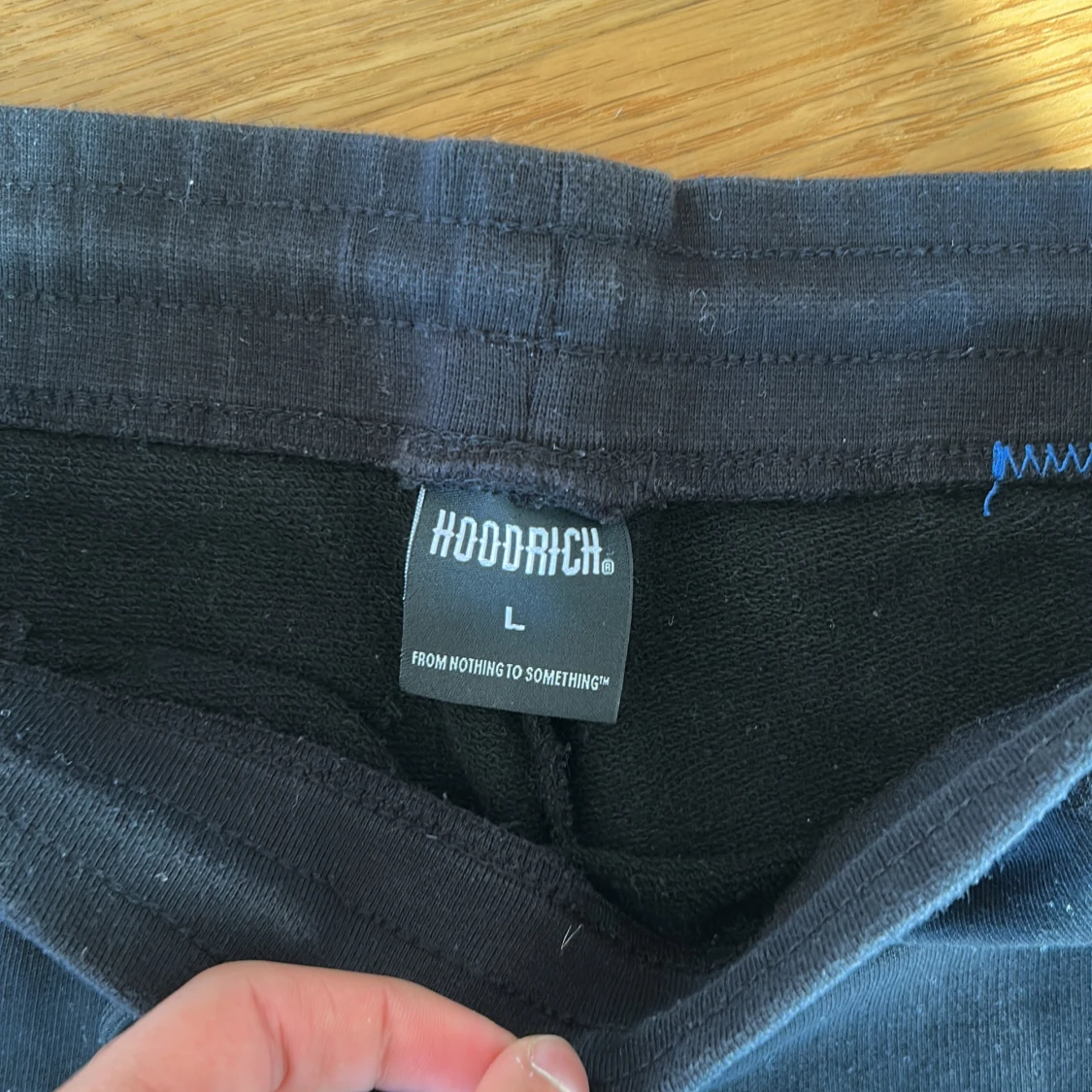 Svarta shorts från Hoodrich med tryck ( storlek L i barn) har även XS i vuxen!!! - 2