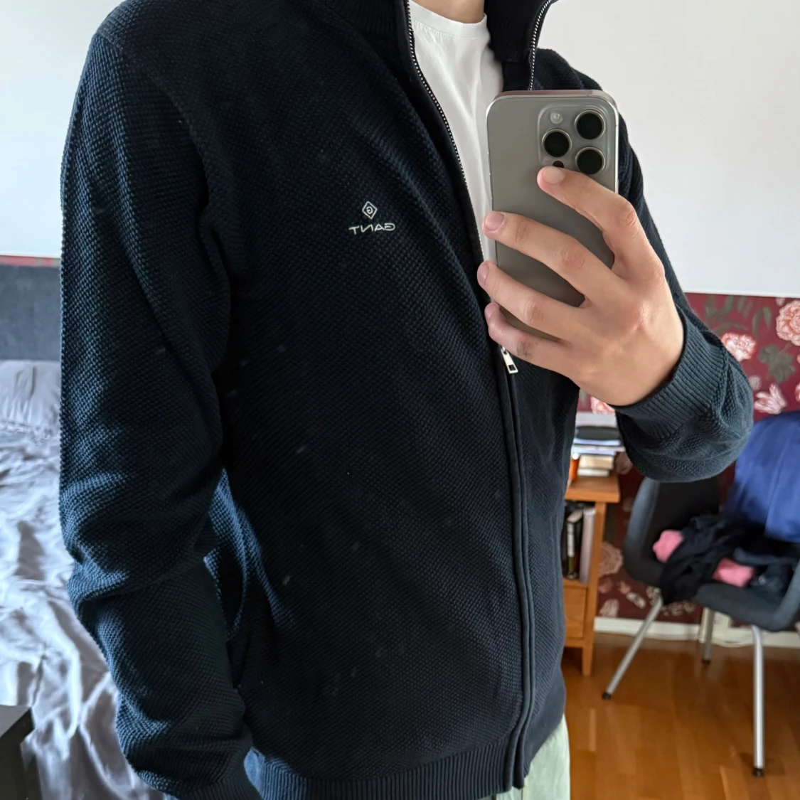 Mörkblå kofta från GANT med dragkedja - 2