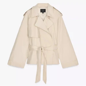 Zara trenchcoat  - Sitter bra på mig som änvönder strl S💗