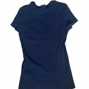 Tshirt från Weekday - Basic tshirt från Weekday💗 säljer då den inte kommer till användning, strl XS