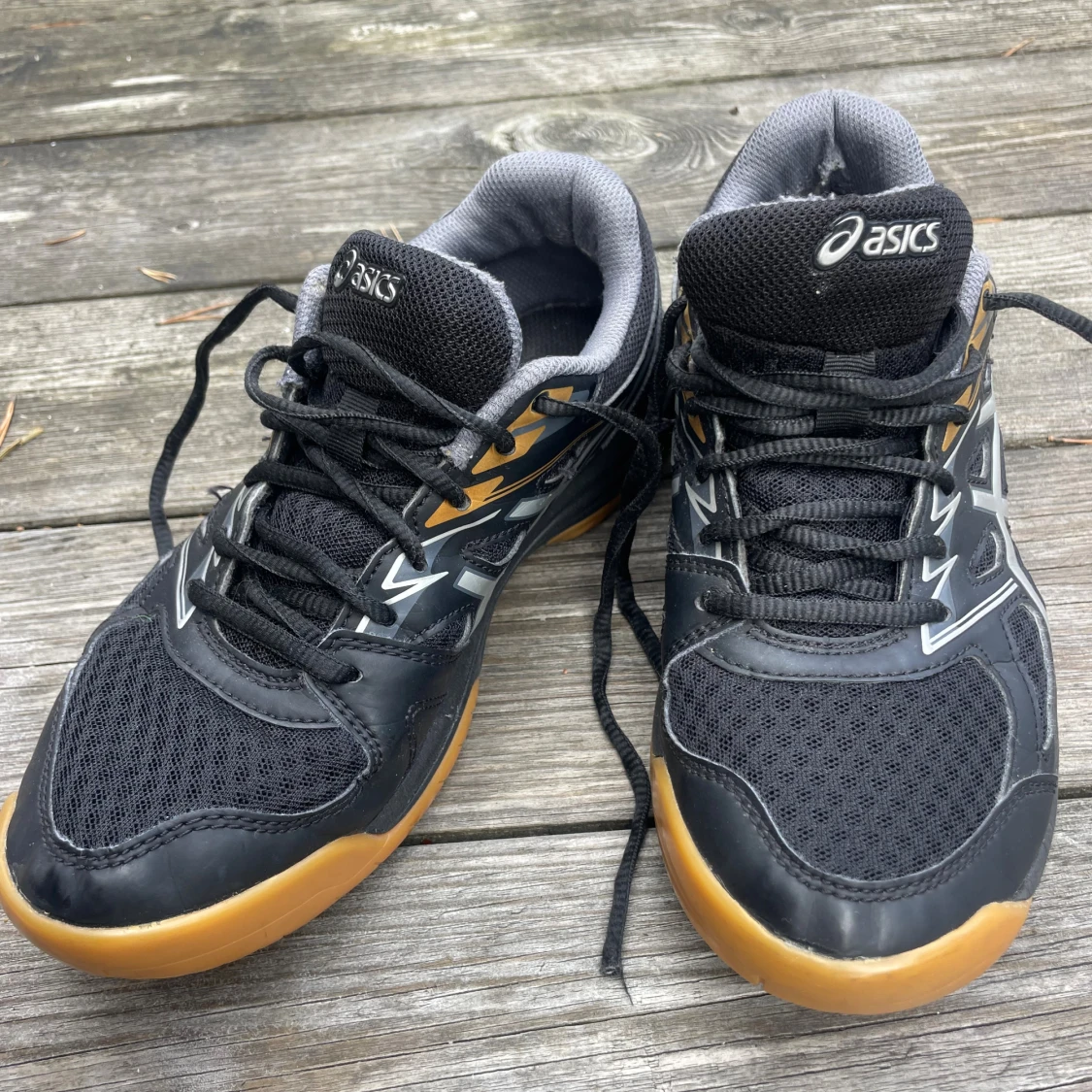 Svarta Asics Upcourt 4 sneakers