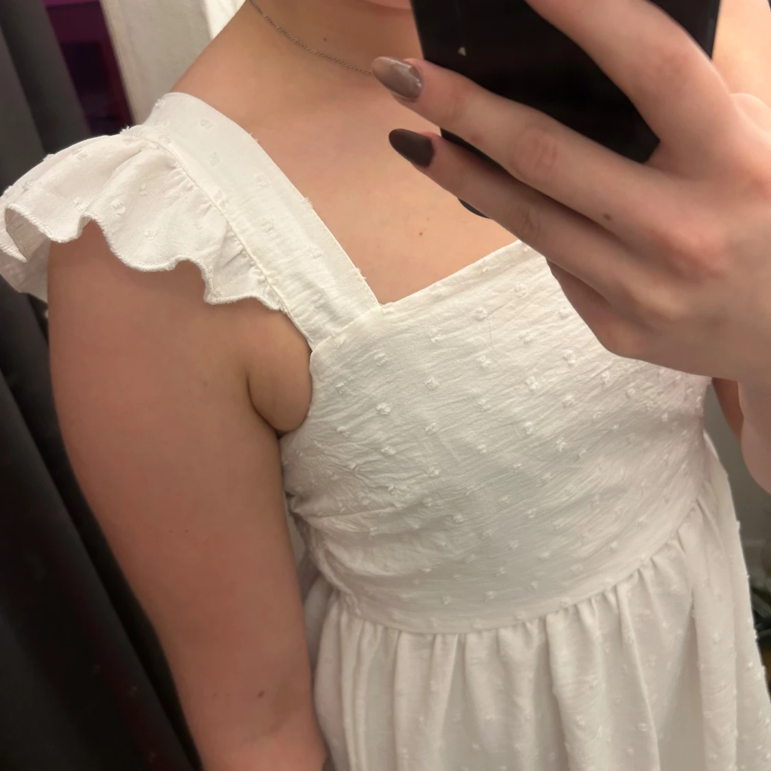 Vit kortklänning med volangärmar strl S - 1