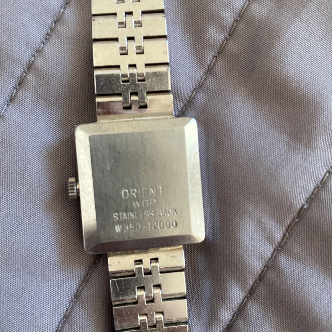 Orient rektangulär guldfärgad klocka - 1