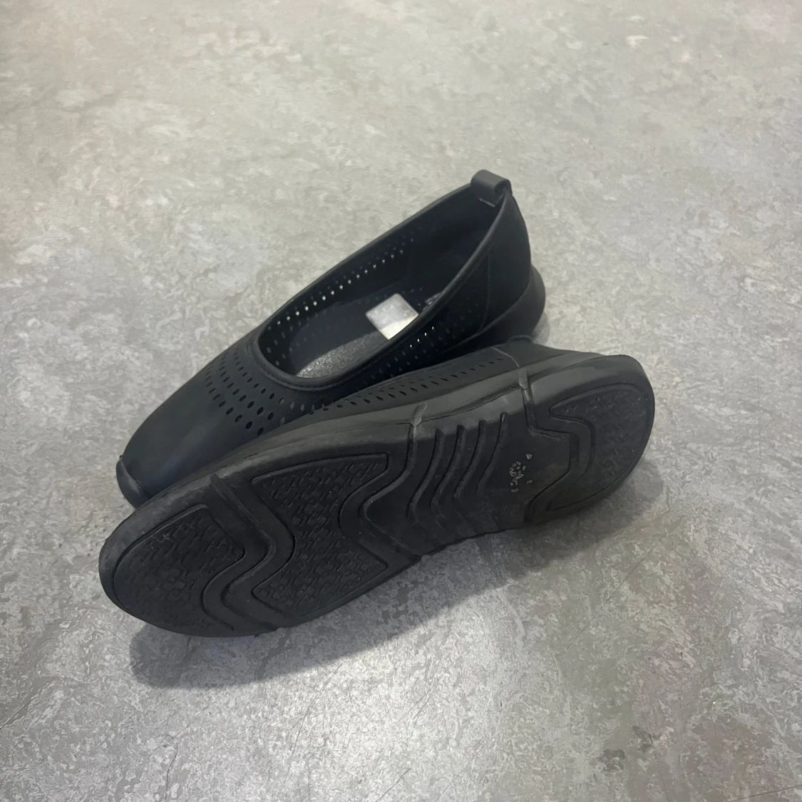 Svarta ballerinaskor i skinn från Clou - 4